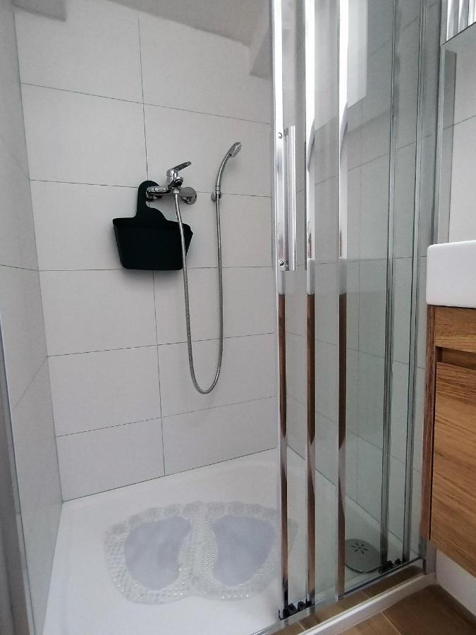 Studio Apartments Dalla Nonna โรวีน ภายนอก รูปภาพ